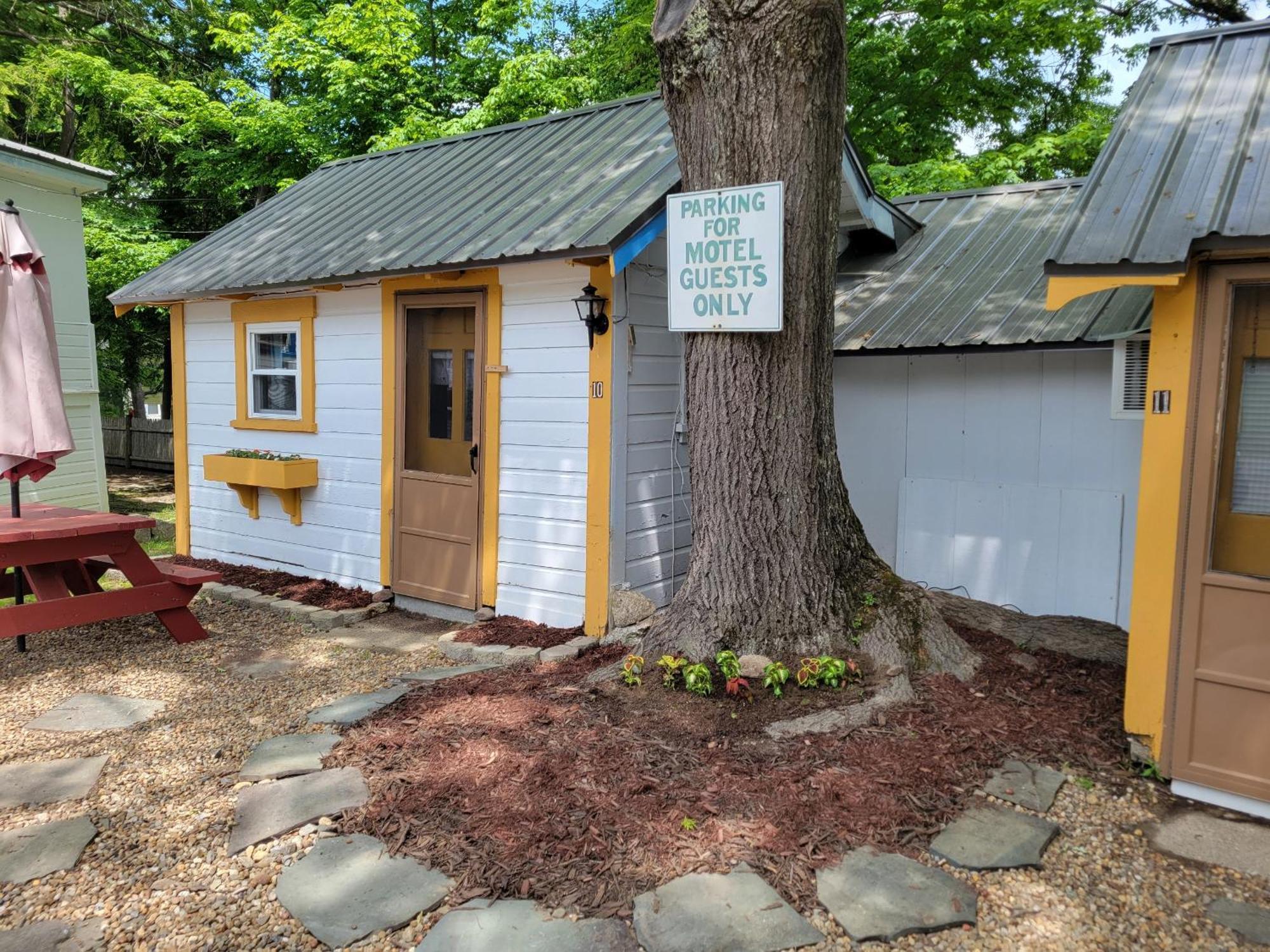 Weirs Beach Motel & Cottages Exterior photo