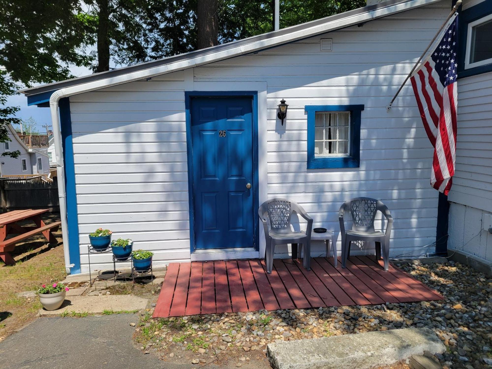 Weirs Beach Motel & Cottages Exterior photo